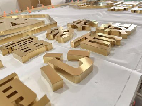 彬州拉丝不锈钢字的特点。